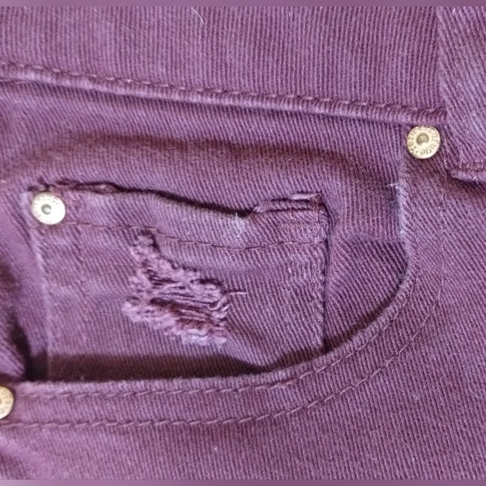 Refuge Women's Size 4 Pre-Distressed Burgundy Skinny Jeans - Picture 6 of 8